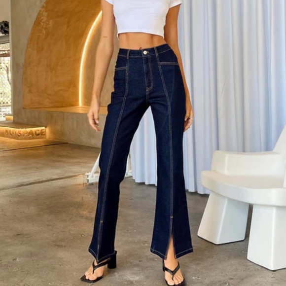 Princess Polly Johnny Flare Jeans - Picture 4 of 6